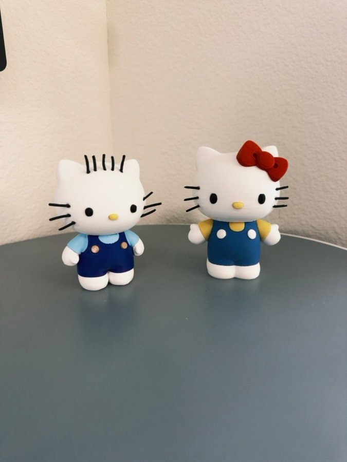 Pair of custom printed Hello Kitty figures